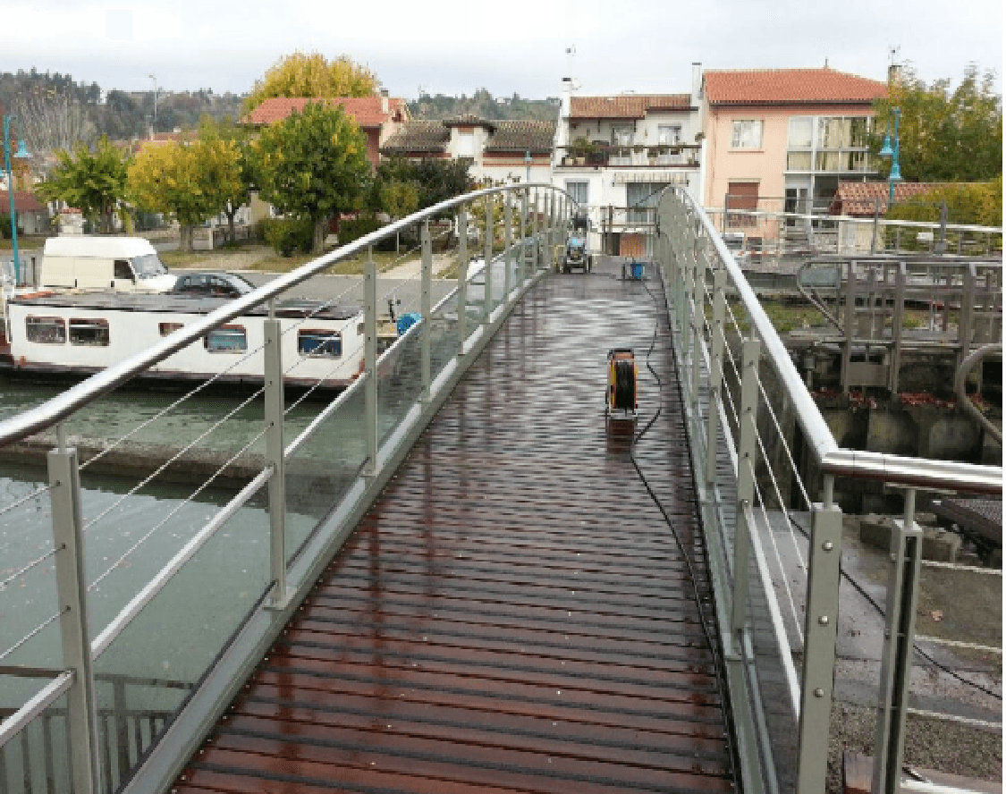 Passerelle sur le canal - Moissac (31)